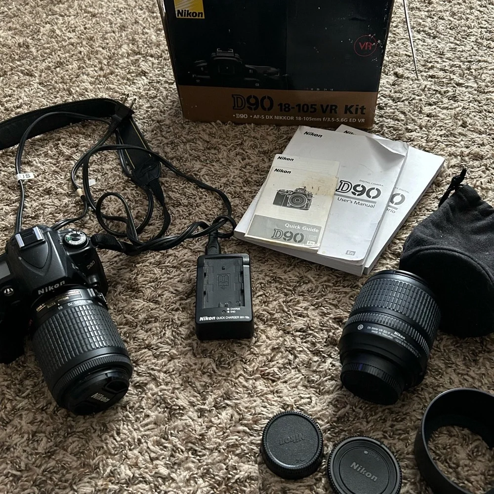 Nikon D90 18-105 VR Kit 動作良好 D90 18-105 VR kit Nikon D90 18-105 VR Kit w/ AF-S DX Nikkor f/3.5